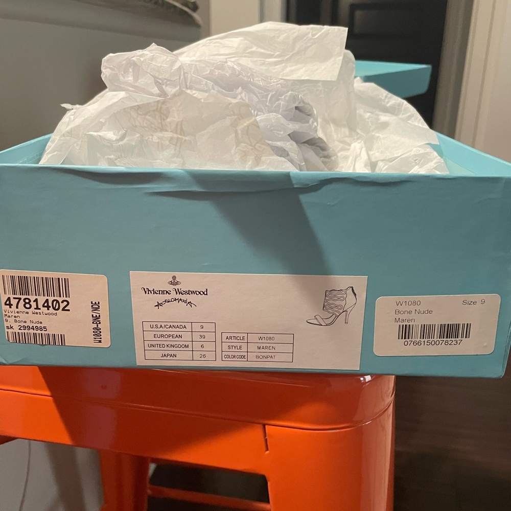 NWOT Maren RARE nude heels with box and dust bag - Picture 5 of 5